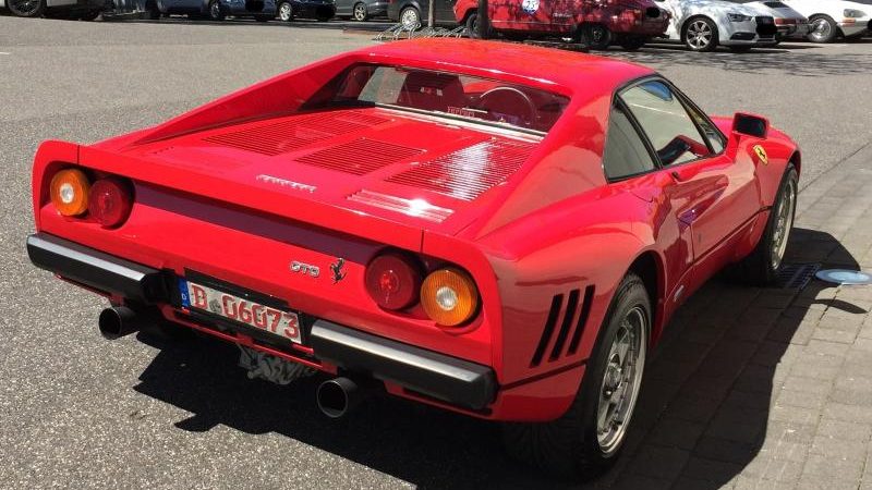 Ferrari 288 GTO bei Probefahrt gestohlen – Polizei entdeckt 2-Millionen-Auto in Garage