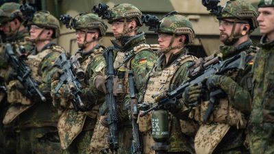 Deutschland wegen niedriger Ausgaben unter Druck: Höchste Nato-Budgeterhöhung seit Jahrzehnten