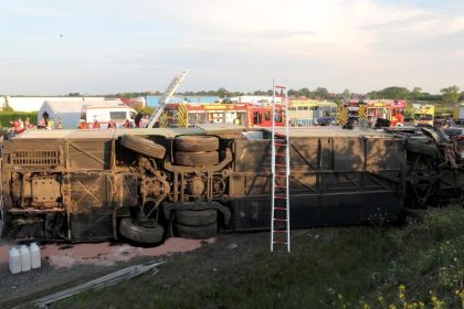 Flixbus-Unfall: A9 wieder frei – Fahrer war anscheinend eingeschlafen