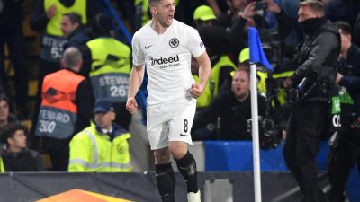 Eintracht-Stürmer Jovic: Zukunft noch völlig offen