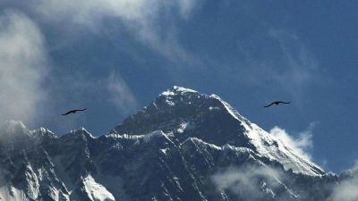 Tod beim Abstieg: US-Amerikaner stirbt am Mount Everest – Bereits der Elfte in dieser Saison