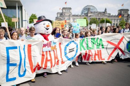 Die Bewusstseinskrise der herrschenden politischen Klasse: Parlamente sind zu Theatern verkommen