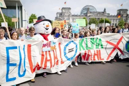 Die Bewusstseinskrise der herrschenden politischen Klasse: Parlamente sind zu Theatern verkommen