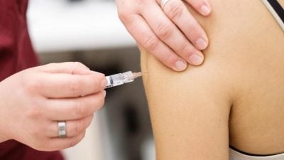 Zentrale Corona-Impfstrategie: Bund beschafft den Impfstoff, Bundesländer organisieren die Impfungen