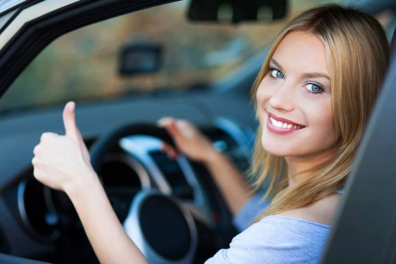 Auch als Autohändler kann man(n) einer schönen Frau nicht widerstehen
