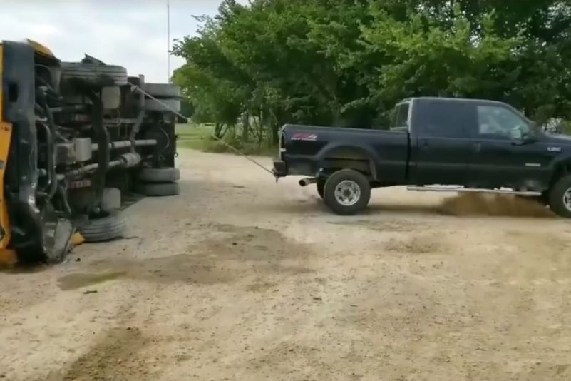 Der Ford am Hof erspart den Abschleppkran