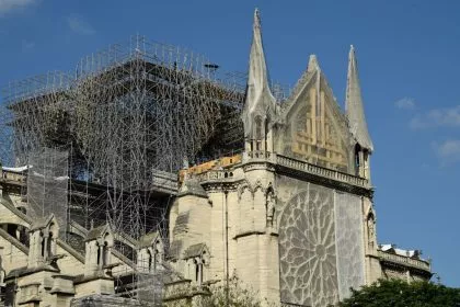 Bilder aus dem Inneren: Erstmals seit Brand wieder Messe in Notre-Dame geplant