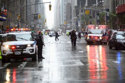 „Wir dachten es sei ein Erdbeben“ – Hubschrauber verunglückt auf Dach von New Yorker Wolkenkratzer