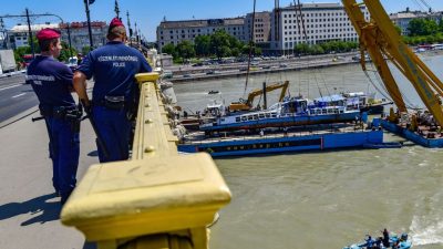 Dramatische Bergung aus der Donau: Vier Leichen aus Schiffswrack in Budapest geborgen
