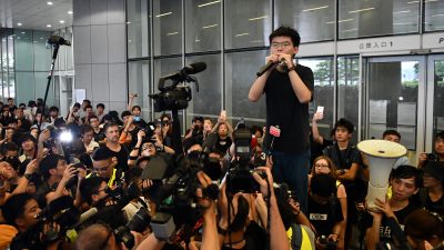 Festgenommener Hongkonger Aktivist Joshua Wong jetzt auf dem Weg nach Deutschland