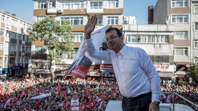 Bürgermeisterwahl Istanbul: İmamoğlu fordert Erdoğan zu Treffen auf – Verliert die AKP ihre langjährige Basis?