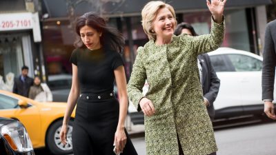 Lügengebäude und Schutzbehauptungen um Hillary Clintons unrechtmäßigen E-Mail-Server brechen zusammen