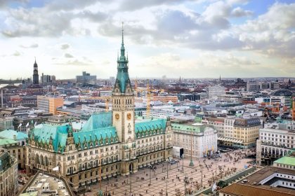 Hamburg: Marokkaner bepöbelt, bedroht und bespuckt Rabbiner und Polizisten