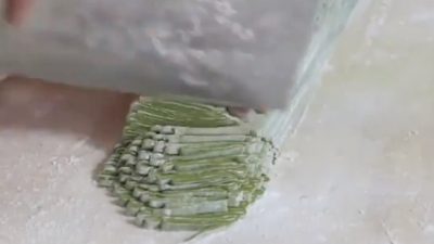 Nudeln in Handarbeit: chinesische Spinat-Nudeln