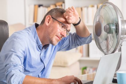 Arbeitnehmer: Kein Recht auf „Hitzefrei“ – Was Arbeitgebern empfohlen wird