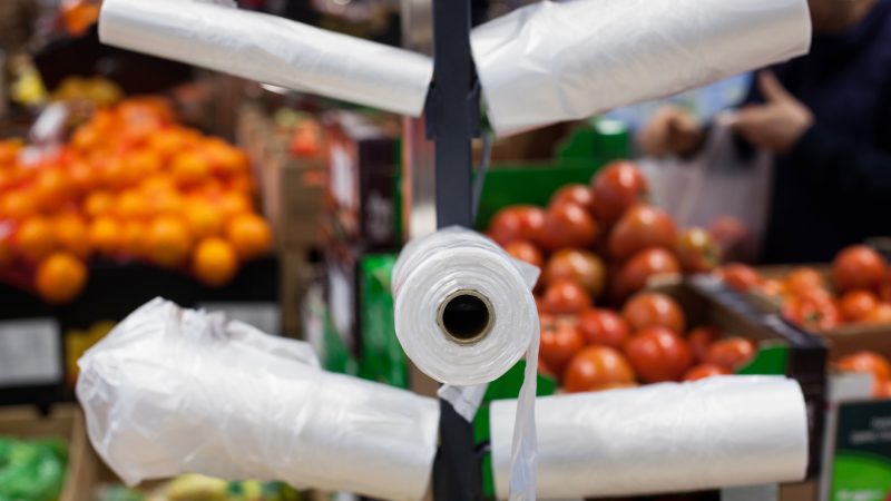 Deutsche verbrauchten 2018 drei Milliarden Plastikbeutel für Obst und Gemüse