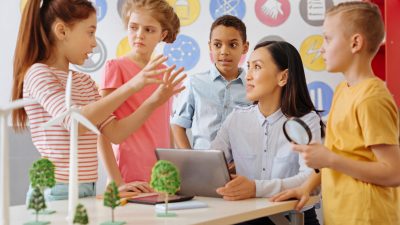 Digitalisierung statt Lehrer? FDP-Fraktion will Einsatz von KI an Schulen vorantreiben
