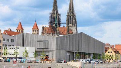 Mann in Regensburg auf offener Straße erschossen