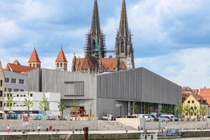Mann in Regensburg auf offener Straße erschossen