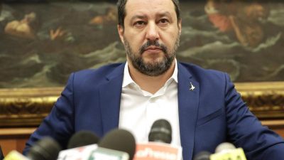 Innenminister Salvini: Mißtrauensvotum gegen Regierungschef geplant, Neuwahlen gefordert