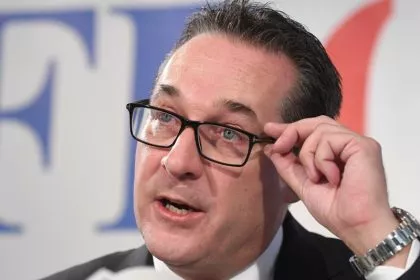 Anonyme Anzeige vor Österreich-Wahlen: Statement von Ex-Vizekanzler Strache nach Razzia der Staatsanwaltschaft