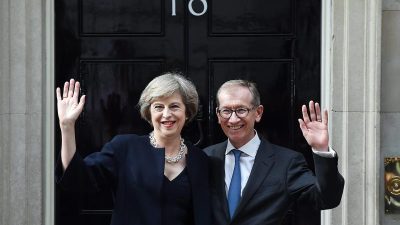 Premierministerin May gibt Amt als Parteichefin ab – Beste Chancen für Boris Johnson