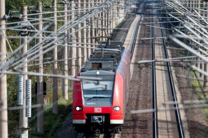 NRW: Metall-Diebe stehlen 2.100 Meter Kupferkabel an Bahnstrecke