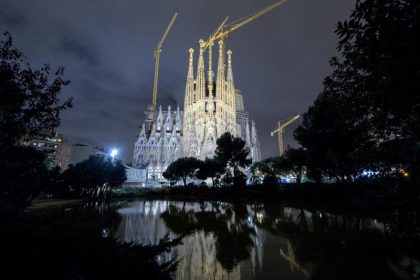 „Schwarz“ gebaut: UNESCO-Weltkulturerbe Sagrada Familia erhält nach 137 Jahren Baugenehmigung