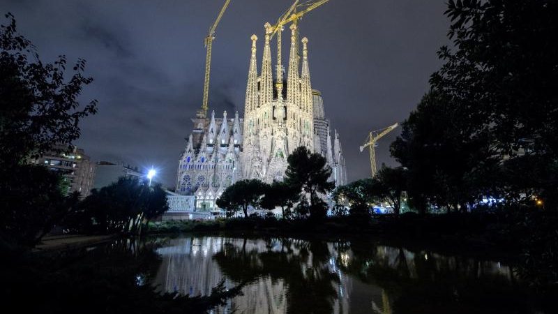 „Schwarz“ gebaut: UNESCO-Weltkulturerbe Sagrada Familia erhält nach 137 Jahren Baugenehmigung