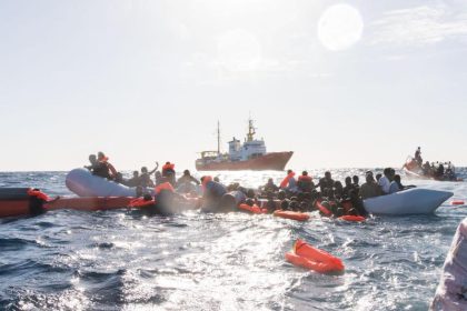Salvinis Dekret: Italien droht mit hohen Geldstrafen für Migranten-Transport im Mittelmeer