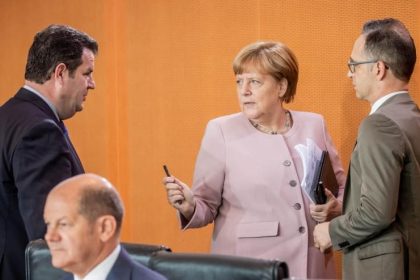 Bundeskabinett billigt historisches Milliarden-Hilfspaket zu Corona-Krise