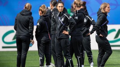 DFB-Frauen mit drei Änderungen gegen Spanien