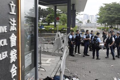 Nach Zusammenstößen: Lage in Hongkong bleibt angespannt