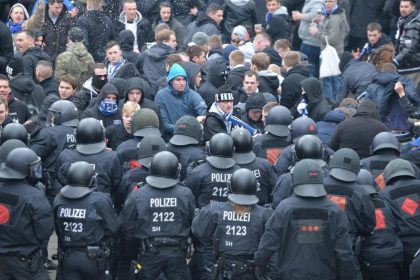 Kostenbeteiligung der Fußballvereine: Innenminister uneins
