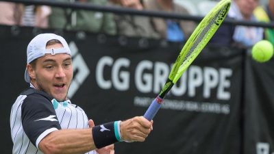 Struff zieht ins Tennis-Halbfinale von Stuttgart ein
