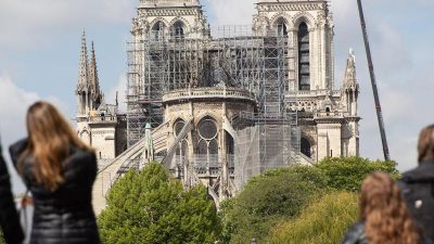 Nach Brand: Notre-Dame bleibt noch für Jahre geschlossen