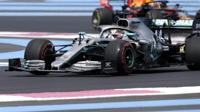 Mercedes-Duo im ersten Training in Frankreich vorn