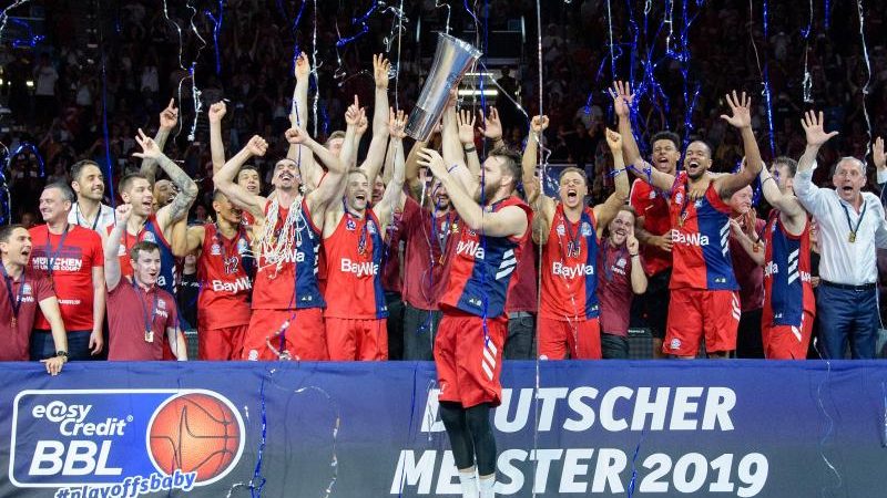 Bayern-Basketballer feiern große Meisterparty