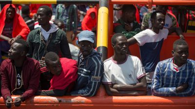 104 Migranten verlassen NGO-Schiff „Ocean Viking“ – ein Teil kommt nach Deutschland