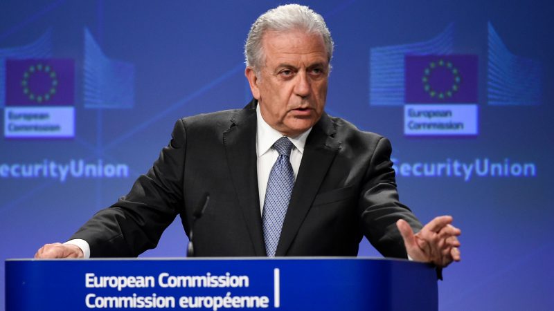 EU-Kommissar fordert „vorläufigen“ Verteilungsmechanismus für illegale Migranten