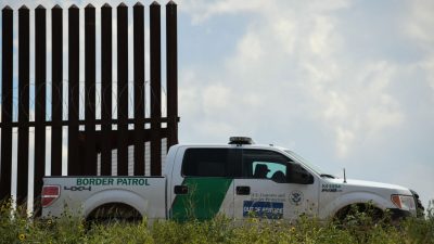 Ab Sonntag wird abgeschoben: Trump kündigt Großrazzien gegen illegale Einwanderer an