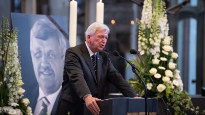 Hessens Ministerpräsident Bouffier ehrt ermordeten Lübcke mit Medaille