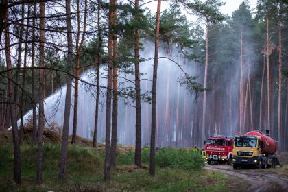 Auffrischender Wind droht Waldbrand in Mecklenburg-Vorpommern weiter anzufachen