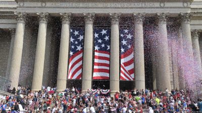 4. Juli: Washington begeht Unabhängigkeitstag erstmals mit großer Militärparade