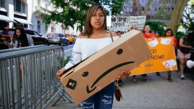 „Wir sind Menschen, keine Roboter“: Streik an Schnäppchentag bei Amazon auch in den USA
