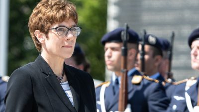 Mehrheit der Deutschen hält Annegret Kramp-Karrenbauer als Verteidigungsministerin für ungeeignet