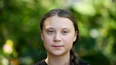„Greta ist euer Gott“: Unbekannte hängen in Rom Greta-Thunberg-Puppe von Brücke