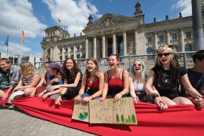 Fridays for Future bald im Bundestag? SPD, Grüne und Linke im Gespräch mit potenziellen Kandidaten