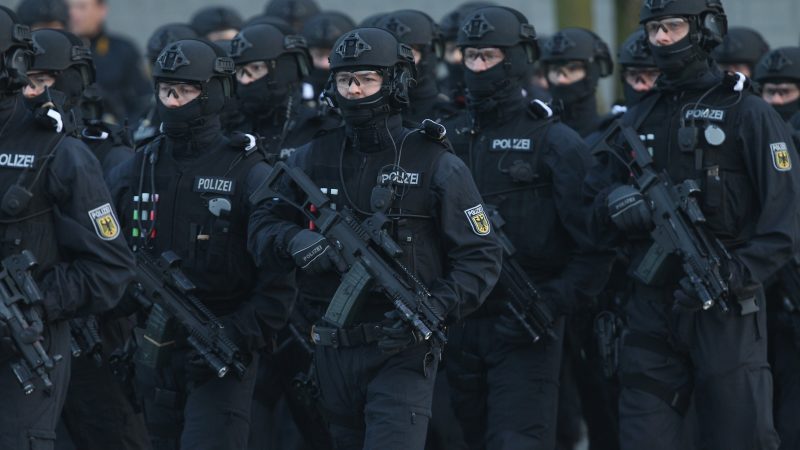 Schüsse, Kampfgeschrei und Explosionen: Große Anti-Terror-Übung im Hauptbahnhof Bremen am Donnerstag