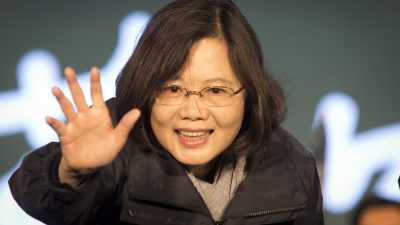 US-Besuch von Taiwans Präsidentin verärgert Peking – Demonstranten liefern sich Straßenkampf vor ihrem Hotel